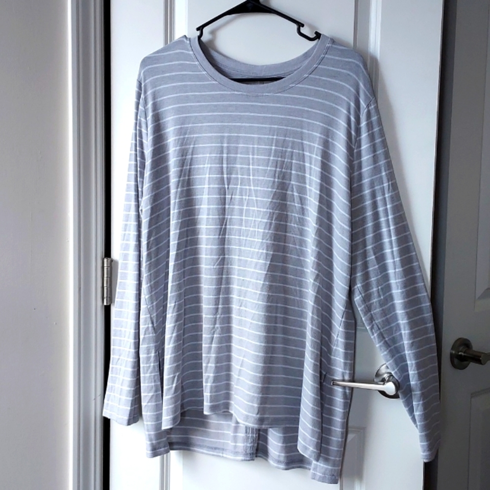 Time & Tru long sleeve grey white xl high/low